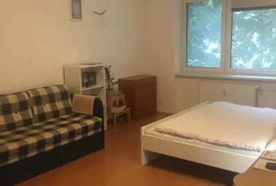 1 izbový byt v mestskej časti Bratislava Ružinov na Miletičovej ulici na prenájom!