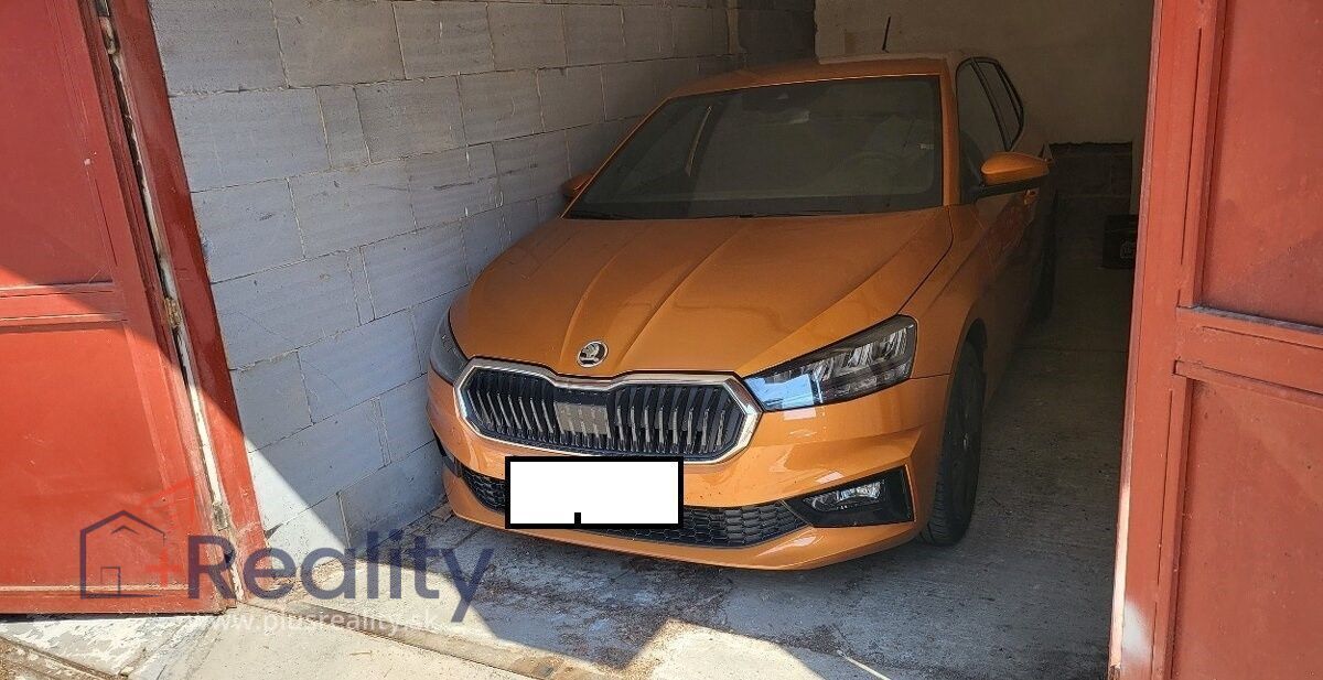 Garáž v mestskej časti Bratislava Vrakuňa na Toryskej ulici na predaj!