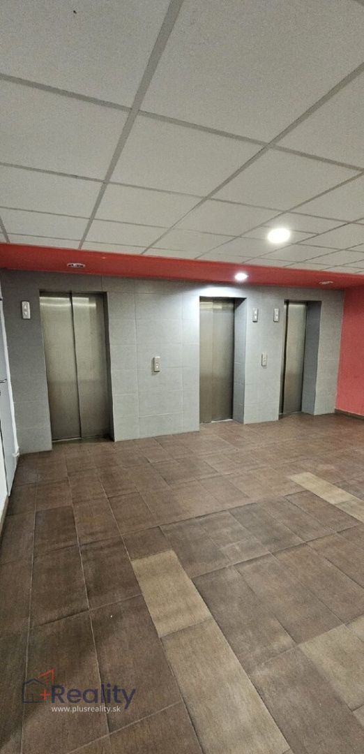 Jednoizbový byt s balkónom v komplexe KOLOSEO v mestskej časti Bratislava Nové Mesto na Tomášikovej ulici na prenájom!