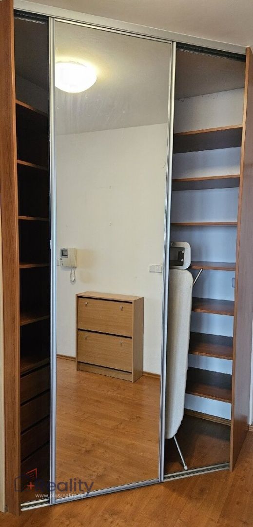 Jednoizbový byt s balkónom v komplexe KOLOSEO v mestskej časti Bratislava Nové Mesto na Tomášikovej ulici na prenájom!