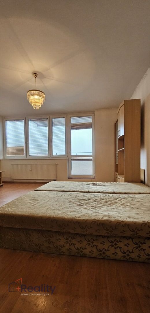 Jednoizbový byt s balkónom v komplexe KOLOSEO v mestskej časti Bratislava Nové Mesto na Tomášikovej ulici na prenájom!