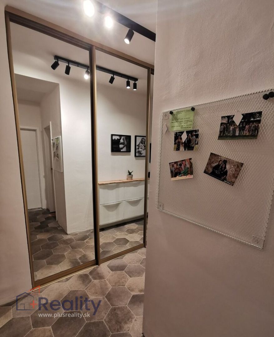 Krásny 3 izbový byt s balkónom v mestskej časti Bratislava Nové Mesto na Bartoškovej ulici na prenájom!