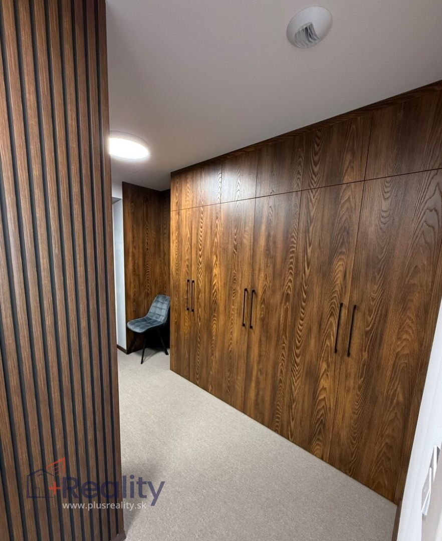 Moderne zariadený 2 izbový byt s balkónom v rezidenčnej novostavbe EUROVEA TOWER, v mestskej časti Bratislava Staré Mesto na prenájom!