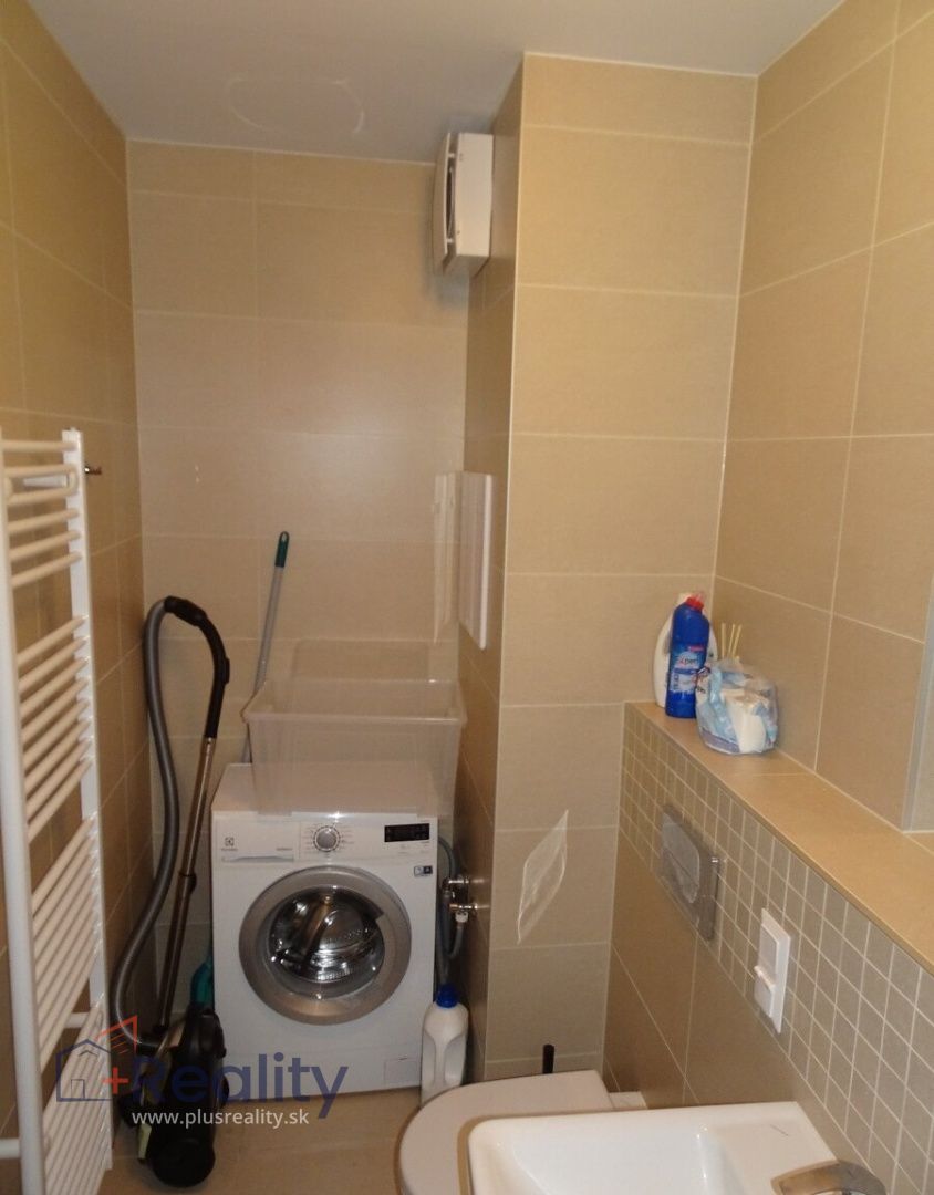 Moderný 2 izbový bytov mestskej časti Bratislava Ružinov na Páričkovej ulici na prenájom!