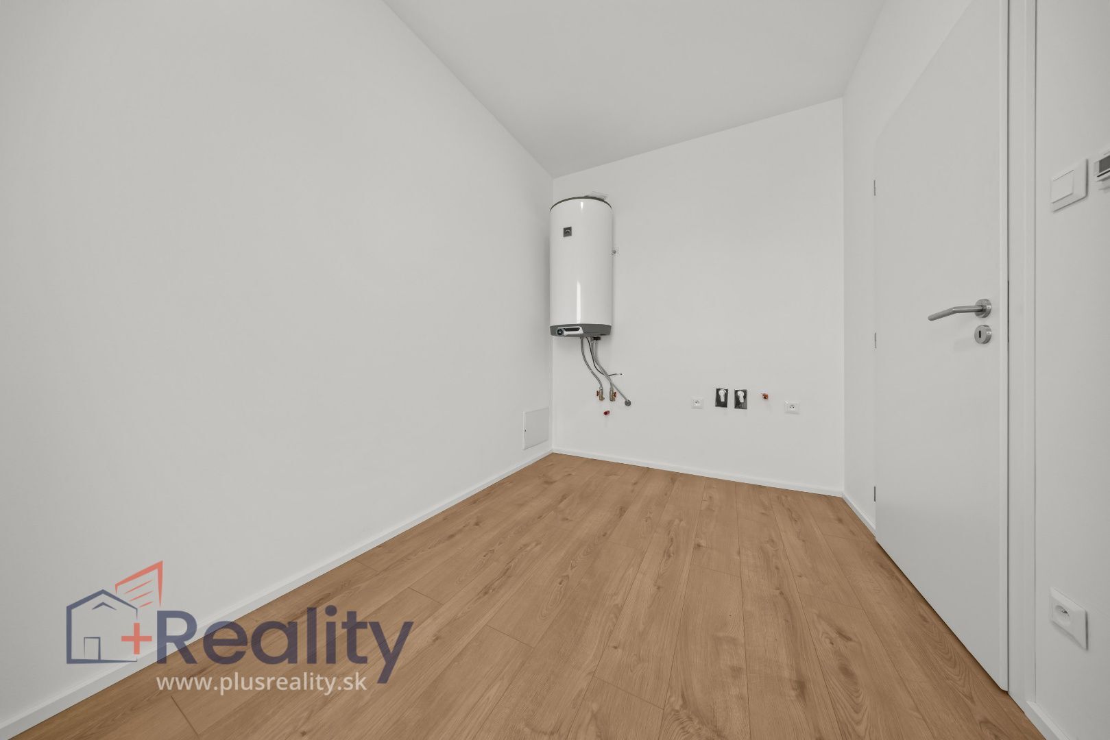Moderný štvorizbový rodinný dom v obci Veľké Blahovo na predaj!
