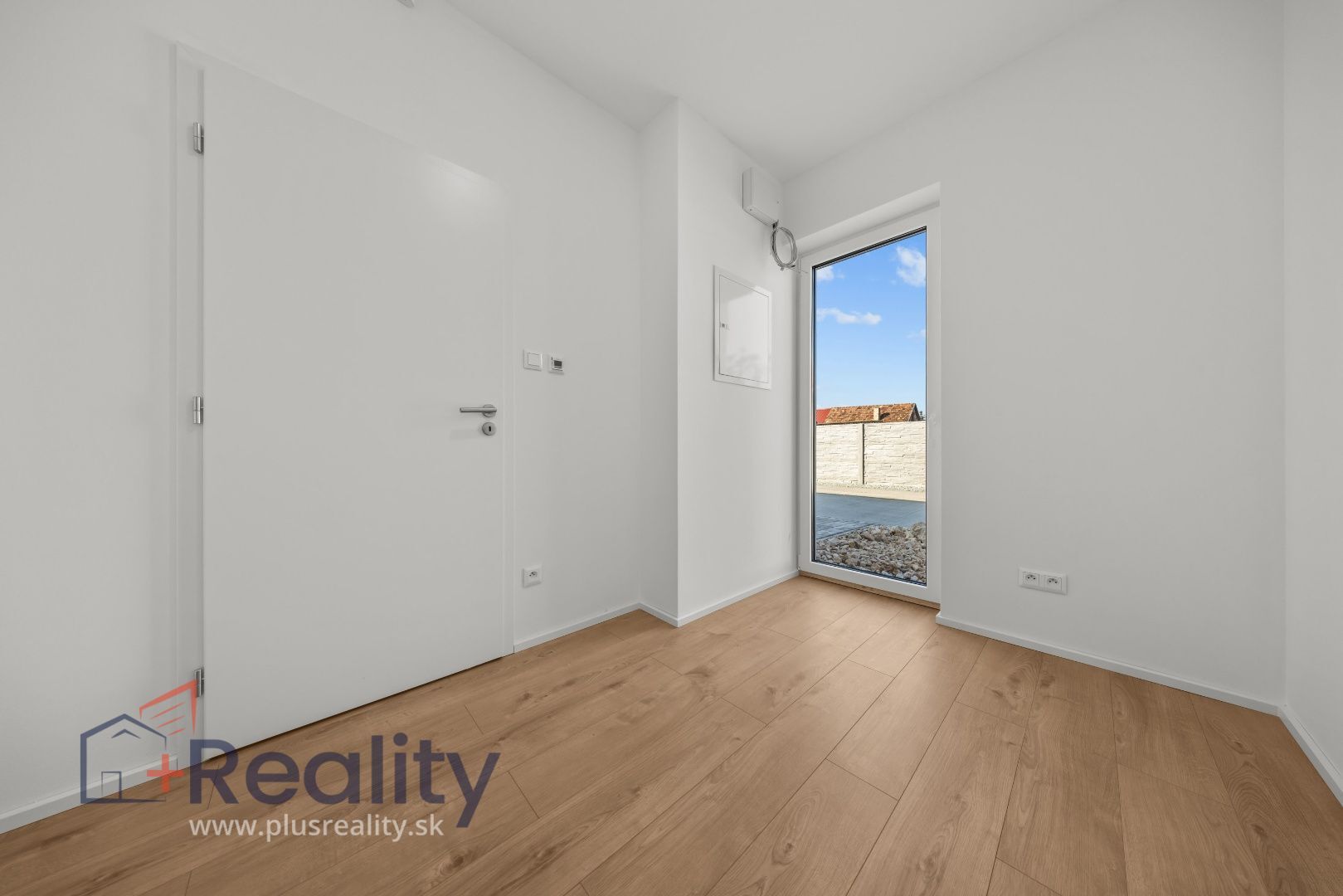 Moderný štvorizbový rodinný dom v obci Veľké Blahovo na predaj!