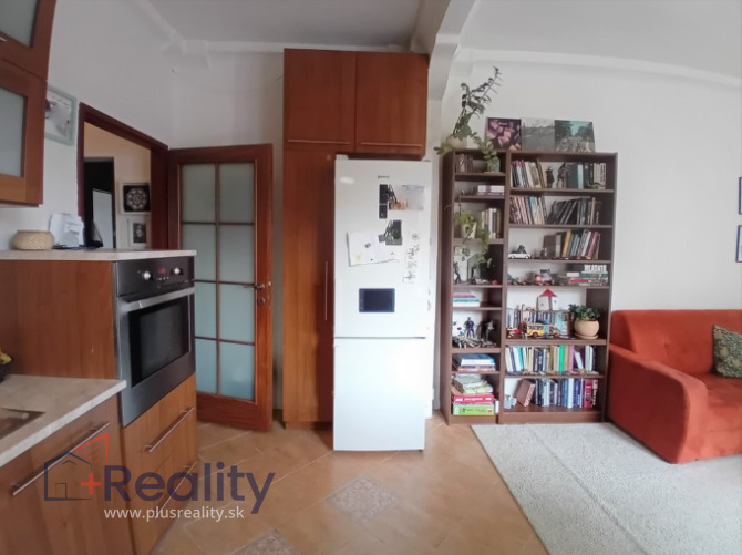 Pekný 3 izbový byt s francúzskym balkónom v mestskej časti Bratislava Nové mesto na Kukučínovej ulici na predaj!