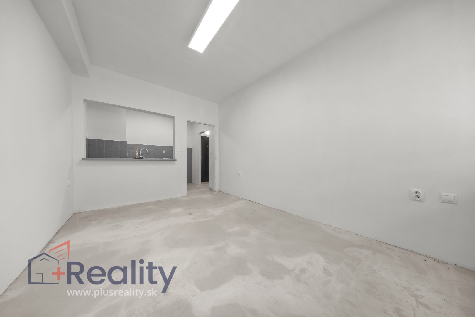 PLUS REALITY Zrekonštruovaný dvojizbový byt v Ružinove na predaj!