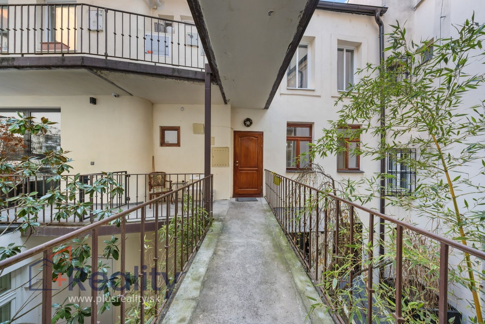 Priestranný 1-izbový byt v historickom centre mesta Bratislava na predaj!