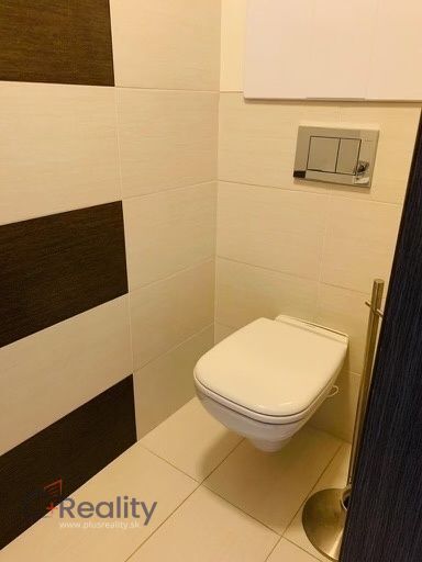 Priestranný 2 izbový byt s terasou v mestskej časti Bratislava Staré Mesto na Palisádach na prenájom!