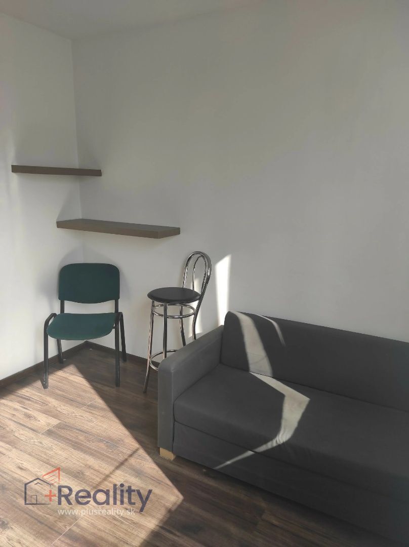 REZERVOVANÉI Zrekonštruovaný 3 izbový byt s balkónom v úplnom centre mesta Dunajská Streda na predaj!