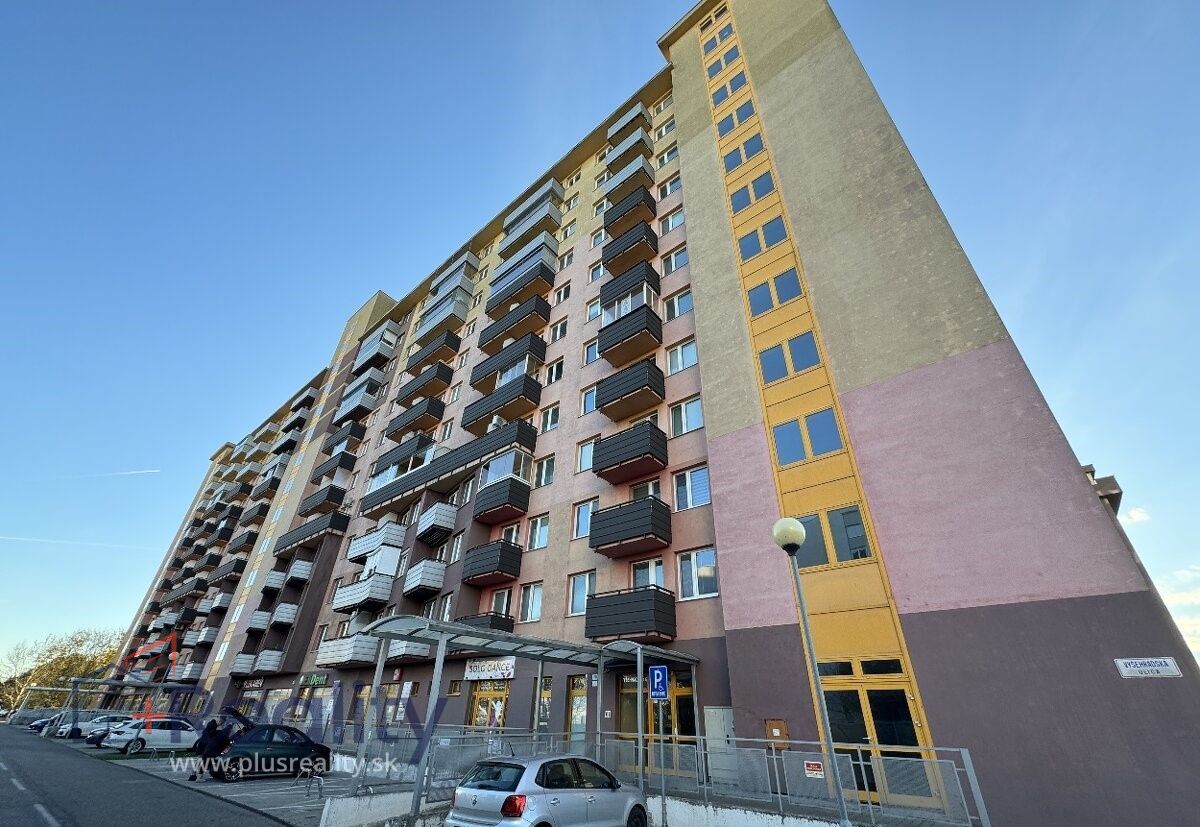 Slnečný 1 izbový byt s balkónom v mestskej časti Bratislava Petržalka na Vyšehradskej ulici na predaj!
