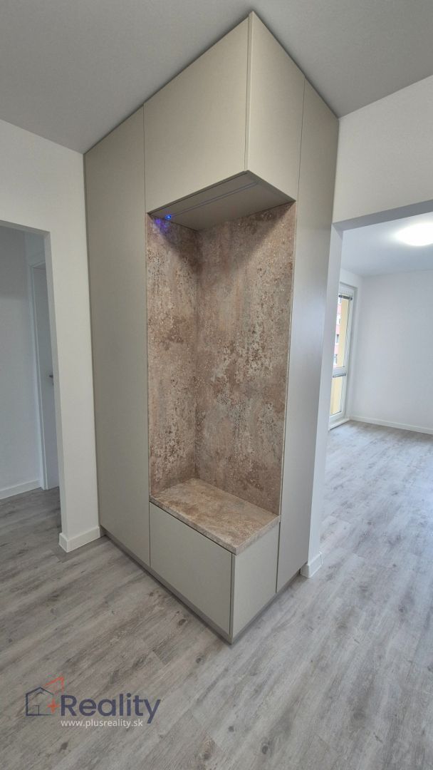 Slnečný 3 izbový byt s balkónom blízko centra mesta Dunajská Streda na ulici Rybný trh na predaj!