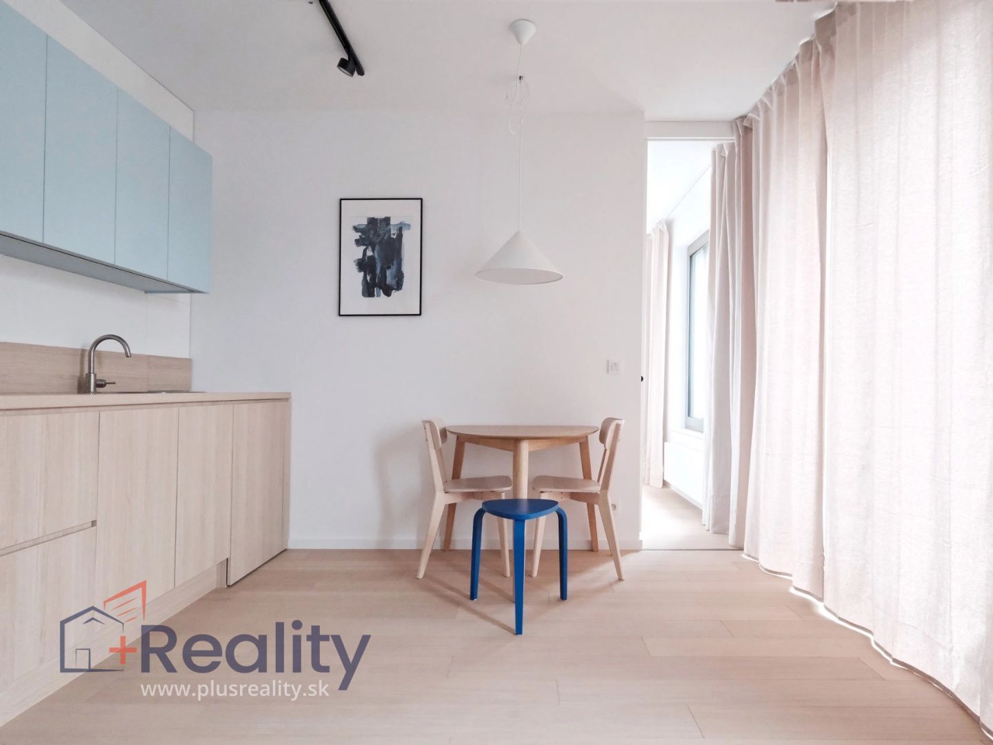 Štýlový 2 izbový byt  s balkónom v projekte PRI MÝTE III, v mestskej časti Bratislava Nové mesto na Račianskej ulici na prenájom!