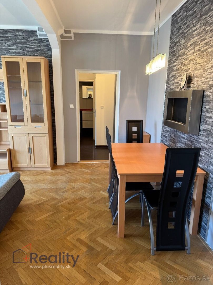 Zariadený 3 izbový byt s balkónom v mestskej časti Bratislava Ružinov na Svidníckej ulici na prenájom!