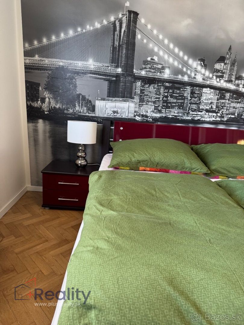 Zariadený 3 izbový byt s balkónom v mestskej časti Bratislava Ružinov na Svidníckej ulici na prenájom!
