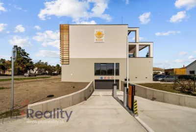 Dvojizbový apartmán s terasou na Gabčíkovskej ceste, v meste Dunajská Streda na predaj!