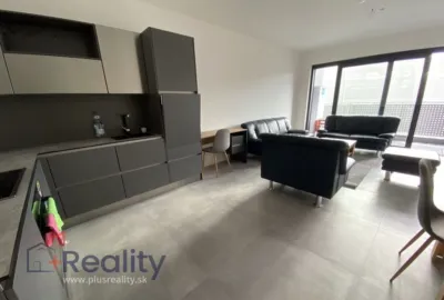 Kompletne zariadený 2 izbový byt s balkónom v mestskej časti Bratislava Nové Mesto na Bajkalskej ulici na prenájom!