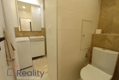 Kompletne zariadený 2 izbový byt v mestskej časti Bratislava Ružinov na Martinčekovej ulici  na predaj!