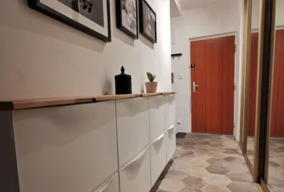 Krásny 3 izbový byt s balkónom v mestskej časti Bratislava Nové Mesto na Bartoškovej ulici na prenájom!