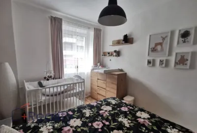 Krásny 3 izbový byt s balkónom v mestskej časti Bratislava Nové Mesto na Bartoškovej ulici na prenájom!