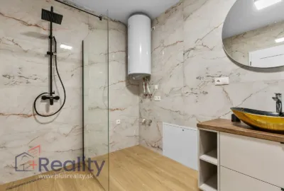 Luxusne zariadený rodinný dom v obci Kráľovičove Kračany na predaj!