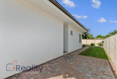 Luxusne zariadený rodinný dom v obci Kráľovičove Kračany na predaj!