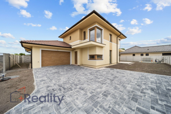 Luxusný dvojpodlažný rodinný dom na predaj v meste Dunajská Streda – časť GardenTown!