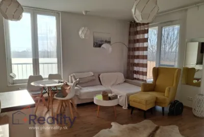 Moderný 2 izbový byt s balkónom v mestskej časti Bratislava Ružinov na Bajkalskej ulici na prenájom!
