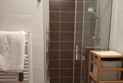 Moderný 2 izbový byt s balkónom v mestskej časti Bratislava Ružinov na Bajkalskej ulici na prenájom!