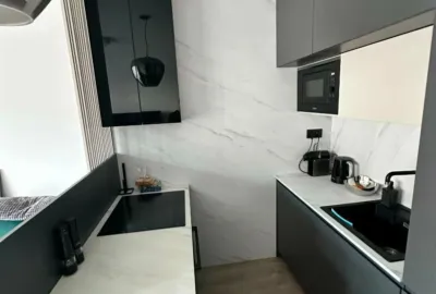 Moderný 2 izbový byt s balkónom v projekte SLNEČNICE v mestskej časti Bratislava Petržalka na ulici Zuzany Chalupovej na prenájom!