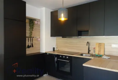 Moderný 2 izbový bytov mestskej časti Bratislava Ružinov na Páričkovej ulici na prenájom!