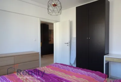 Moderný 2 izbový bytov mestskej časti Bratislava Ružinov na Páričkovej ulici na prenájom!