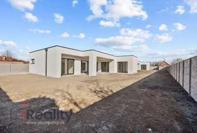 Moderný štvorizbový rodinný dom v obci Veľké Blahovo na predaj!