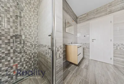 Novostavba 4 izbového rodinného domu v obci Lehnice, časť Sása na predaj!