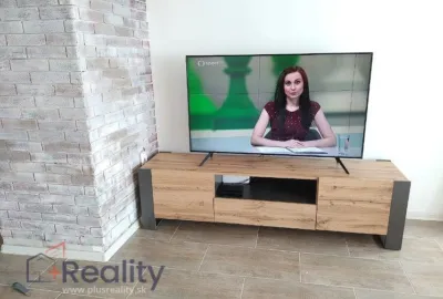 Priestranný 2 izbový byt v mestskej časti Bratislava Staré Mesto na Židovskej ulici na prenájom!