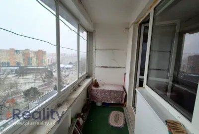 REZERVOVANÉ|  Garsónka s balkónom v mestskej časti Bratislava Petržalka na Fedinovej ulici na predaj!