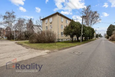 REZERVOVANÉ |  Útulný trojizbový byt s balkónom v meste Sládkovičovo na predaj!