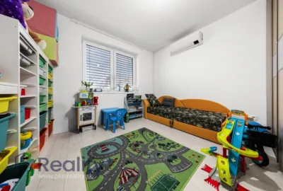 Rodinný dom s bazénom v obci Kvetoslavov na predaj!