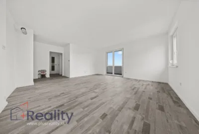 Slnečný 3 izbový byt s balkónom v maďarskej obci Rajka na predaj!