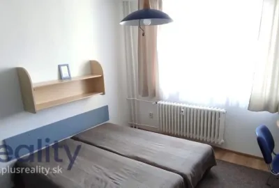Slnečný 3 izbový byt s balkónom v mestskej časti Bratislava Dúbravka na Bilíkovej ulici na prenájom!