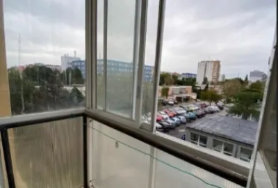 Svetlý 2 izbový byt s balkónom v mestskej časti Bratislava Ružinov, časť Trávniky na Šalviovej ulici na prenájom!