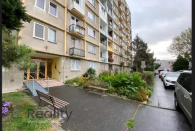 Svetlý 2 izbový byt s balkónom v mestskej časti Bratislava Ružinov, časť Trávniky na Šalviovej ulici na prenájom!