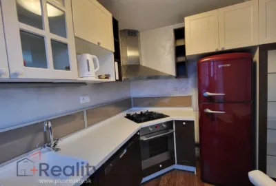 Svetlý 2 izbový byt s dvomi balkónmi v mestskej časti Bratislava Staré Mesto na Špitálskej ulici na prenájom!