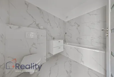 Trojizbový byt s vlastnou záhradkou v obci Lehnice na predaj!