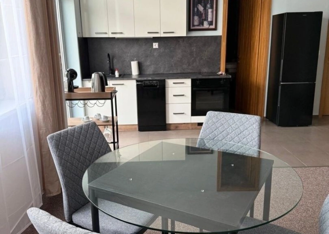 Veľký 2 izbový apartmán s balkónom v mestskej časti Bratislava Podunajské Biskupice na Pšeničnej ulici na prenájom!