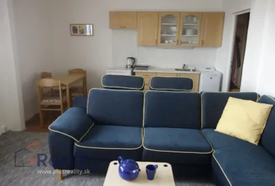 Zariadený 2 izbový byt s balkónom v mestskej časti Bratislava Ružinov na Haburskej ulici  na prenájom!