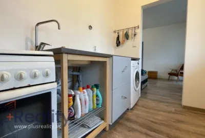 Zariadený 3 izbový byt v mestskej časti Karlova Ves na Karloveskej ulici na prenájom!