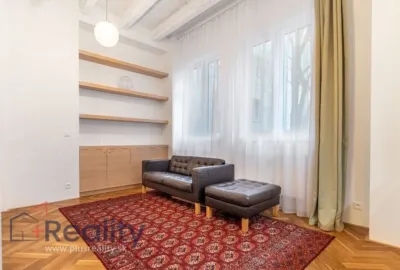 Zrekonštruovaný 2 izbový byt v mestskej časti Bratislava Staré Mesto na Jesenského ulici na prenájom!