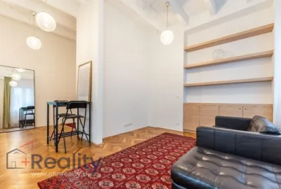 Zrekonštruovaný 2 izbový byt v mestskej časti Bratislava Staré Mesto na Jesenského ulici na prenájom!